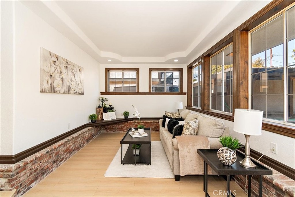 268 E 43rd Street