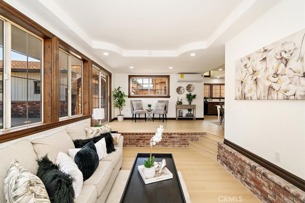 268 E 43rd Street