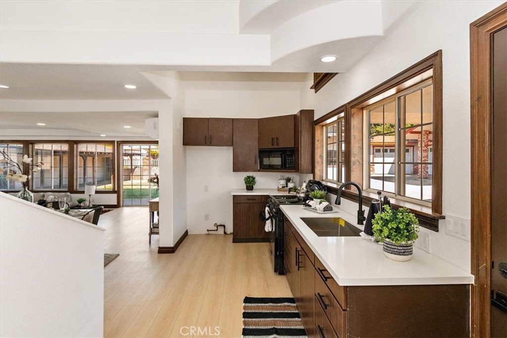 268 E 43rd Street