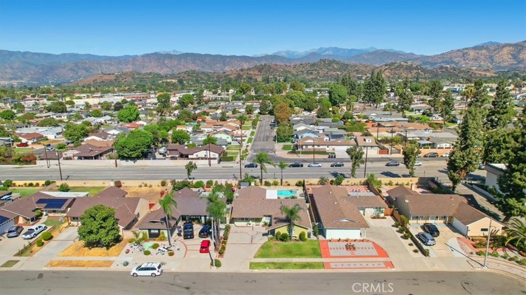 1867 E Venton Street