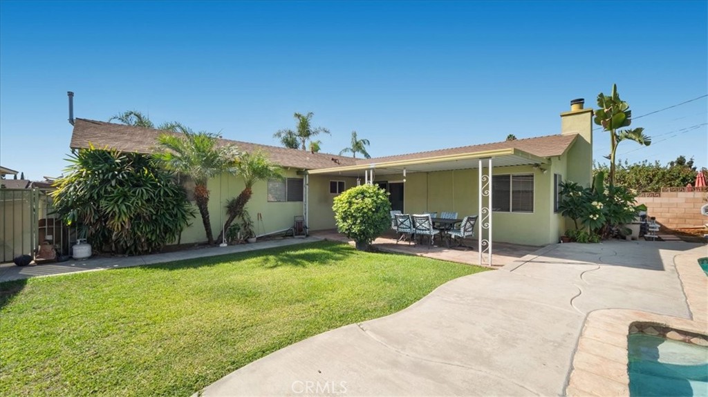 1867 E Venton Street