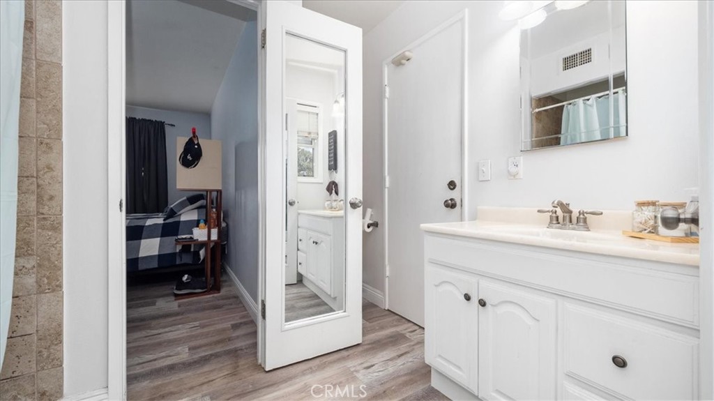 1867 E Venton Street