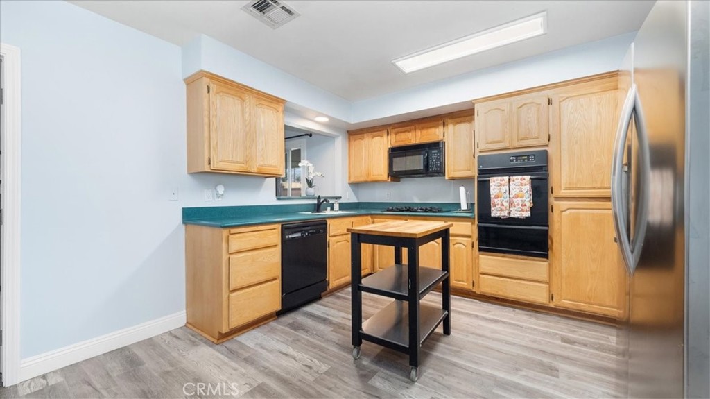 1867 E Venton Street