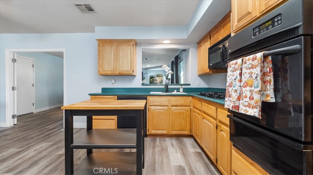 1867 E Venton Street