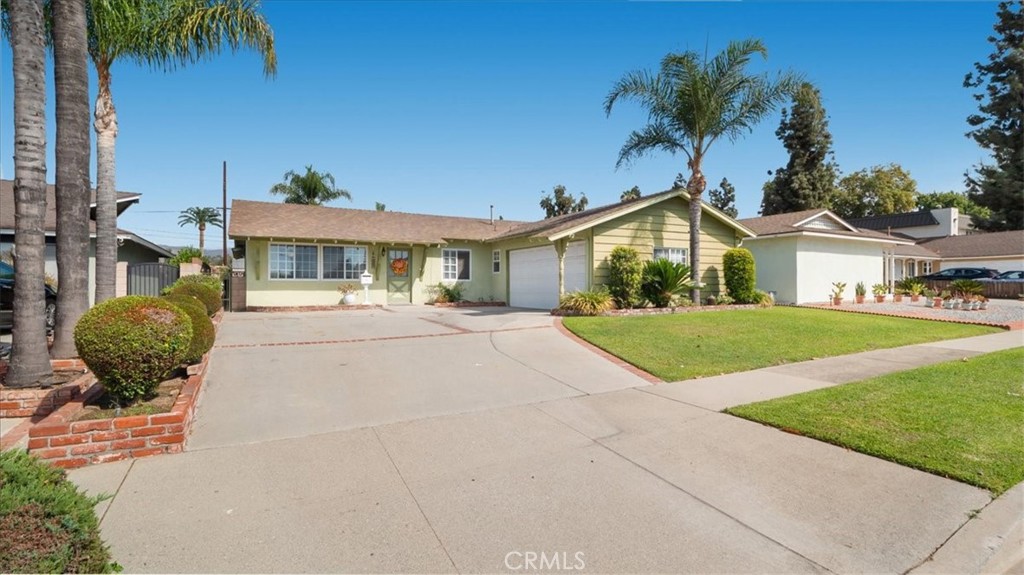 1867 E Venton Street