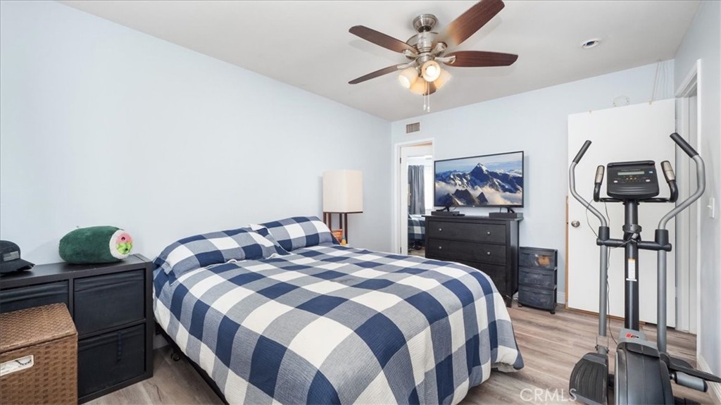 1867 E Venton Street