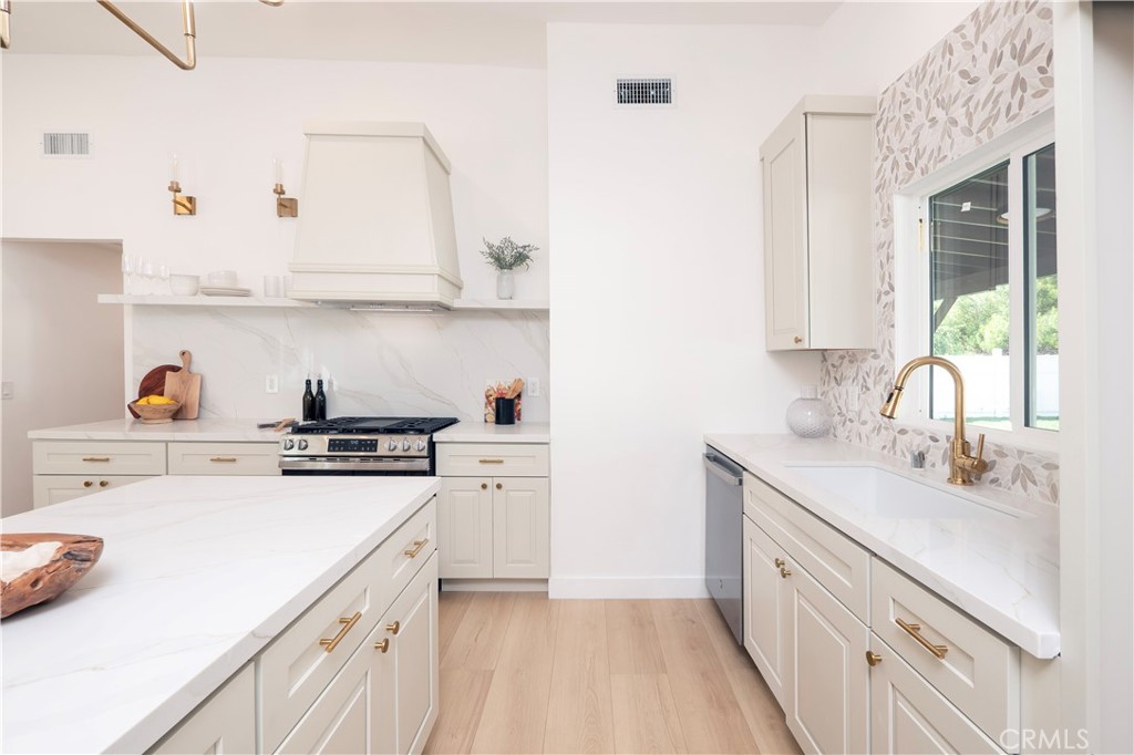 1042 Brightview Drive