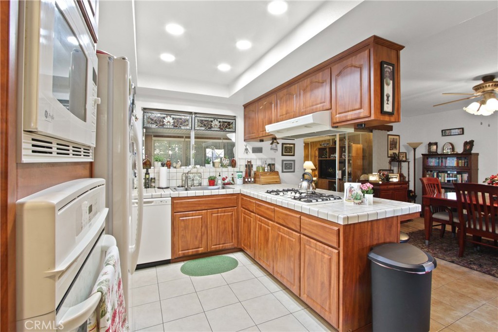 2348 N Glennwood Street