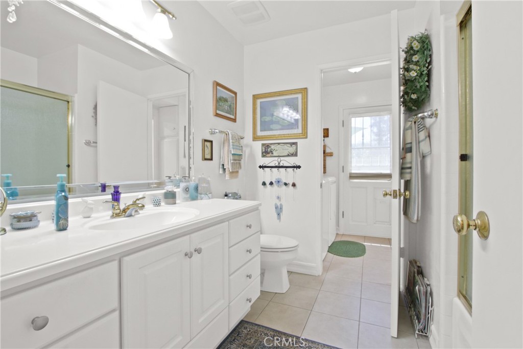 2348 N Glennwood Street