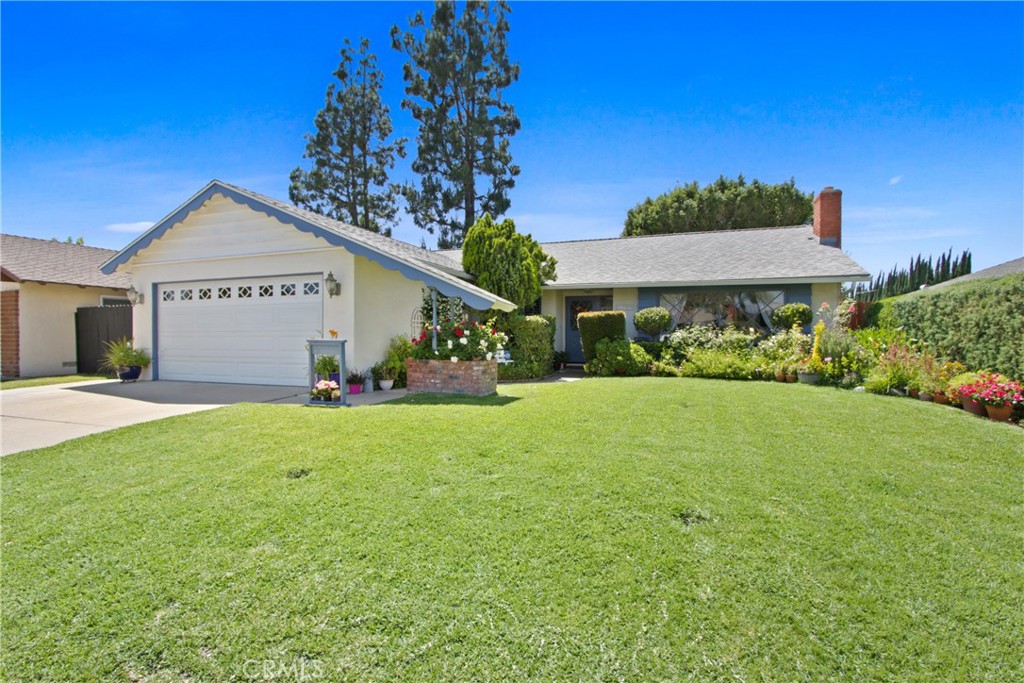 2348 N Glennwood Street