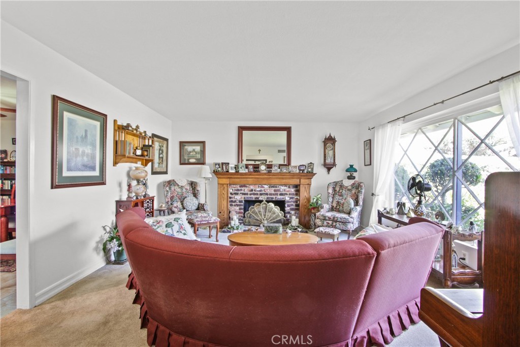 2348 N Glennwood Street