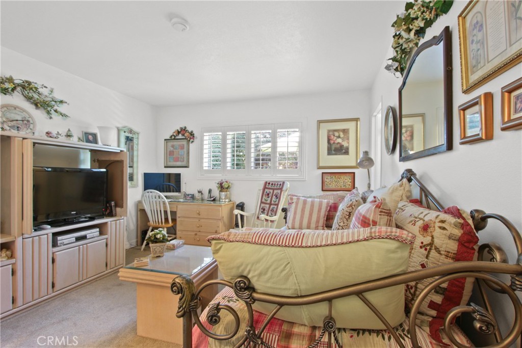 2348 N Glennwood Street