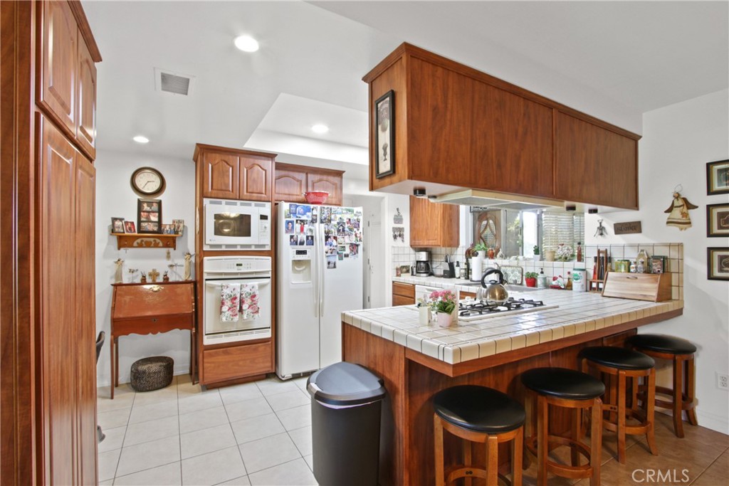 2348 N Glennwood Street