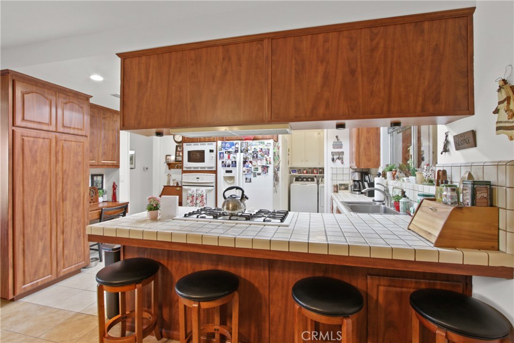 2348 N Glennwood Street