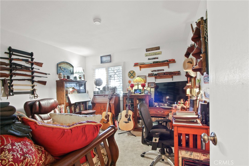 2348 N Glennwood Street