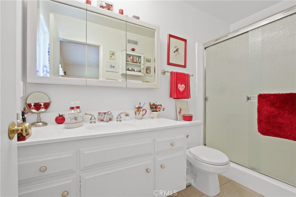 2348 N Glennwood Street