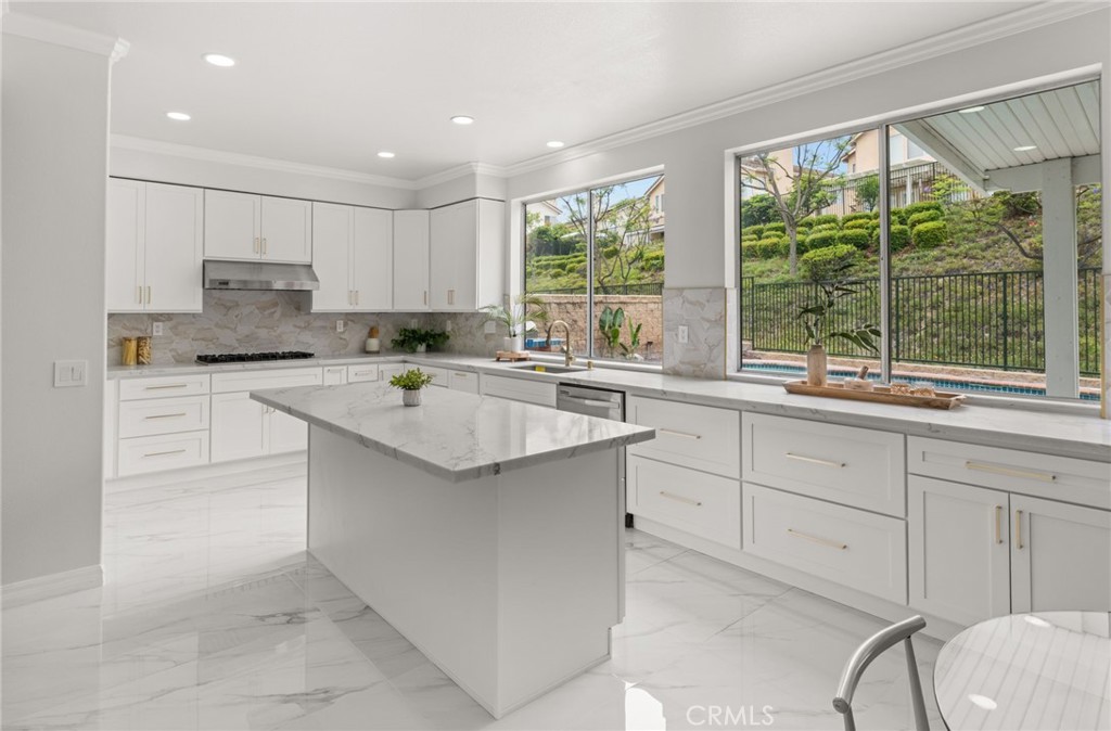 16209 Eagleridge Court