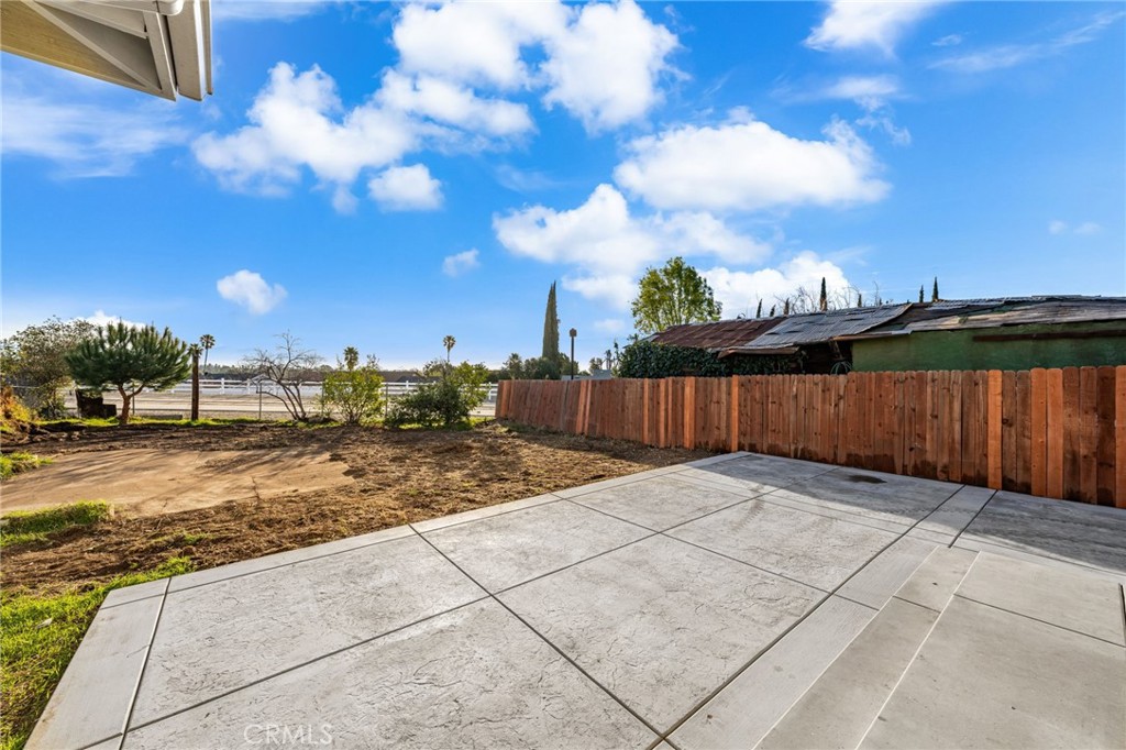 7785 Vineyard Avenue