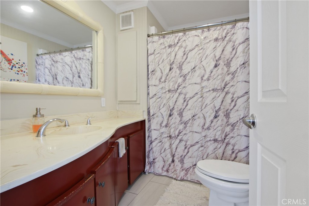 2356 2358 Bonita Avenue