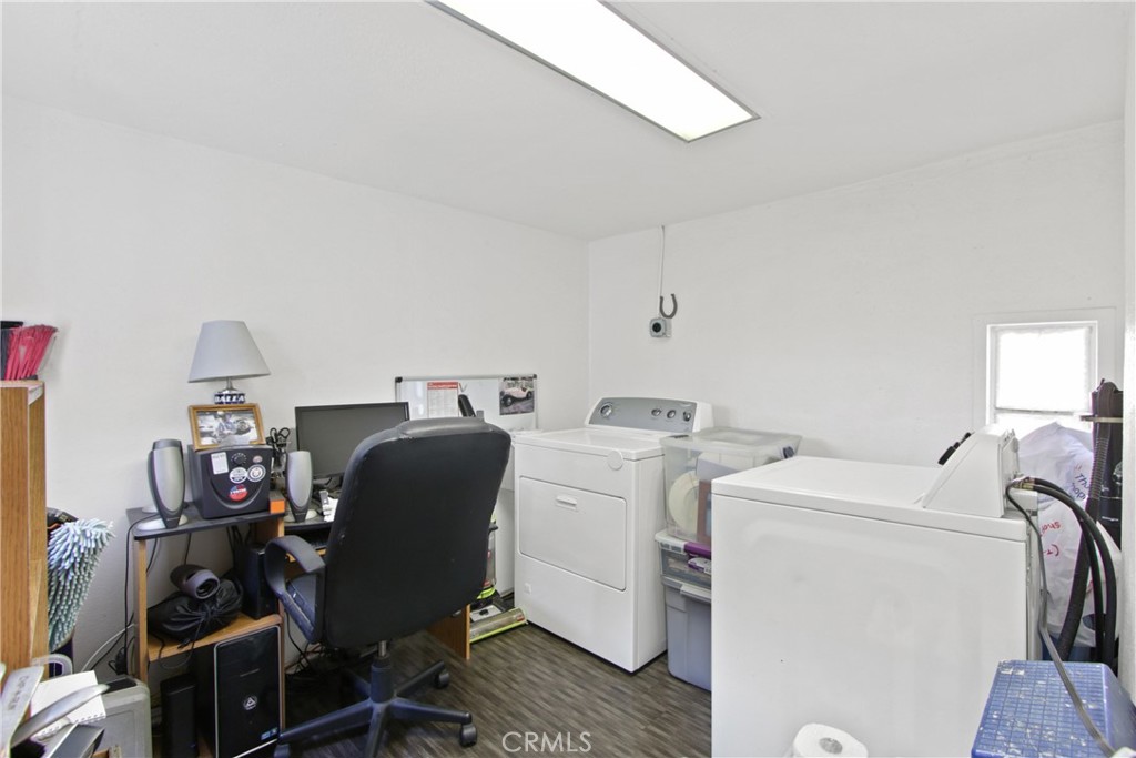 2356 2358 Bonita Avenue