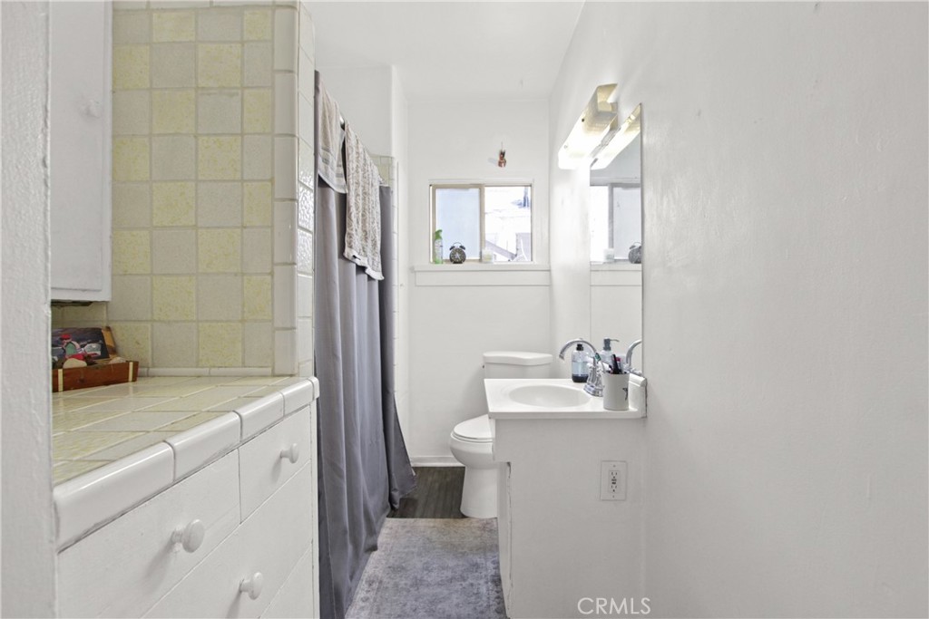 2356 2358 Bonita Avenue