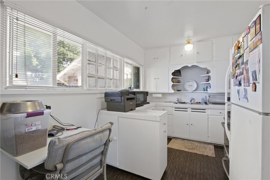 2356 2358 Bonita Avenue