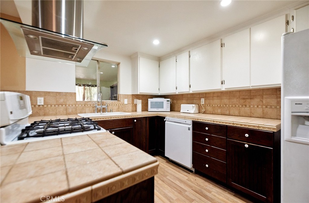 6934 Rogers Lane