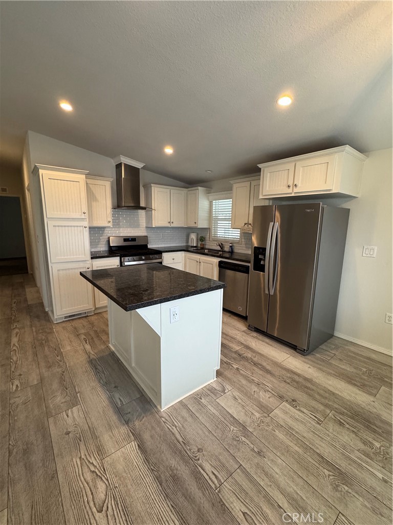 22221 S Bloomfield Avenue 16