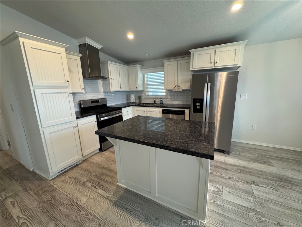 22221 S Bloomfield Avenue 16