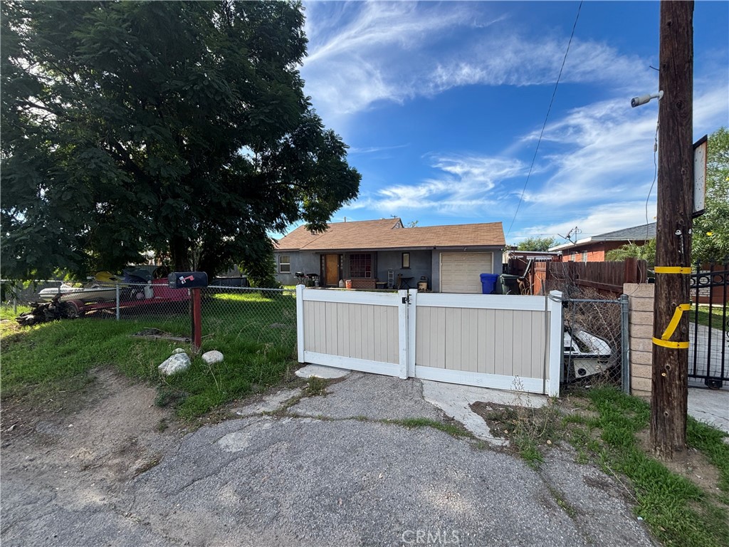 7474 Elmwood