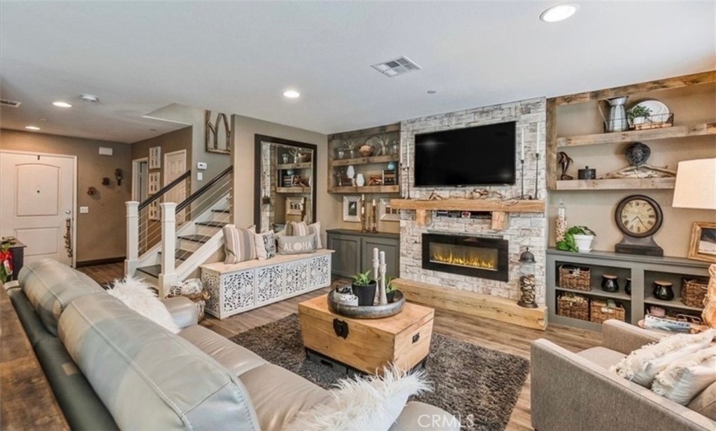 7047 Sagebrush Way