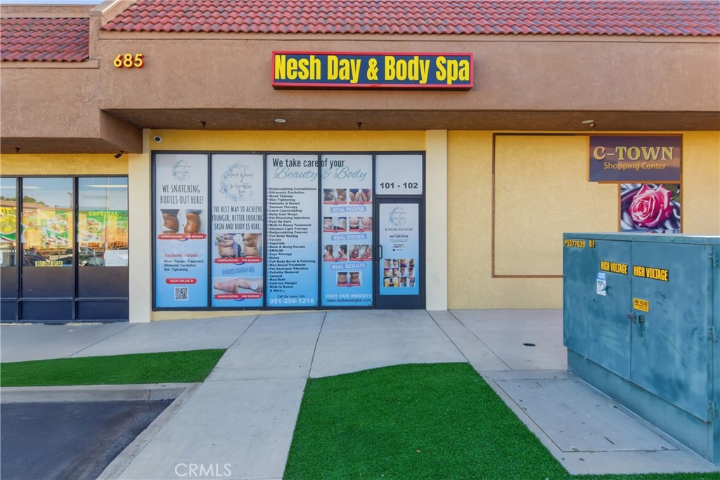 685 E Grand Boulevard 101