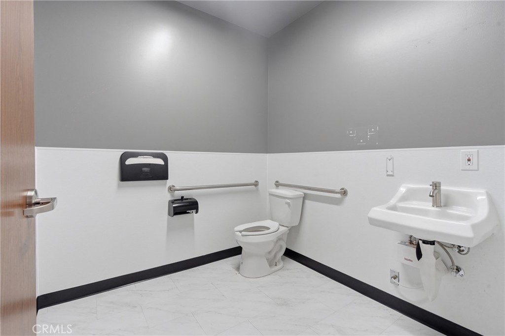 685 E Grand Boulevard 101