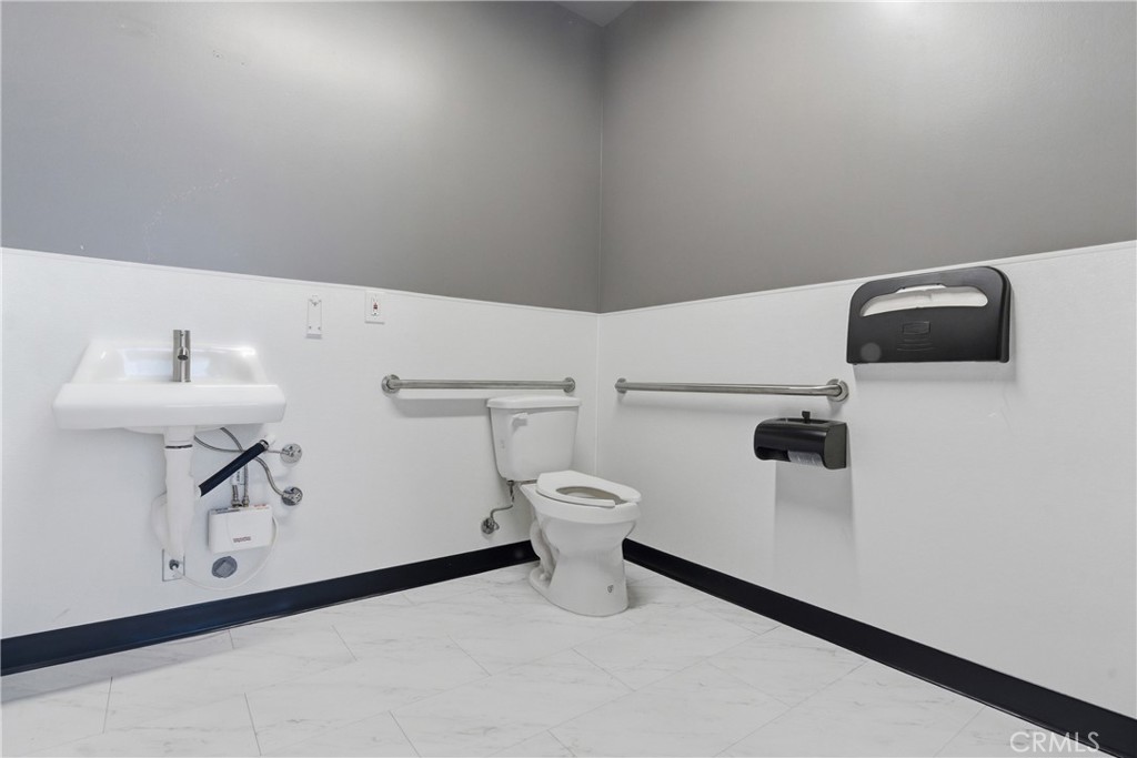 685 E Grand Boulevard 101