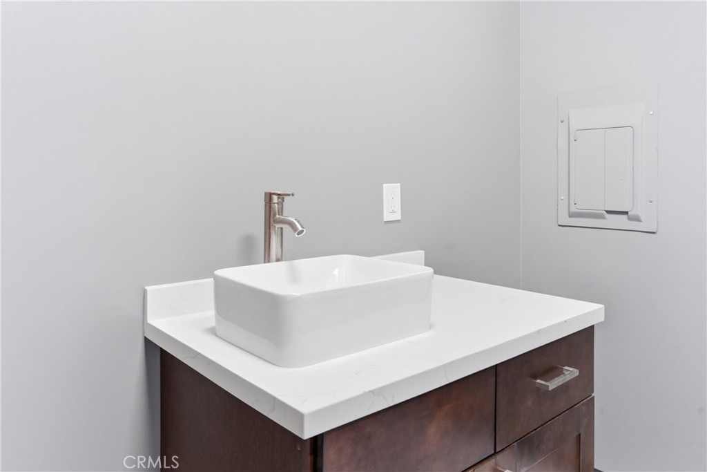 685 E Grand Boulevard 101