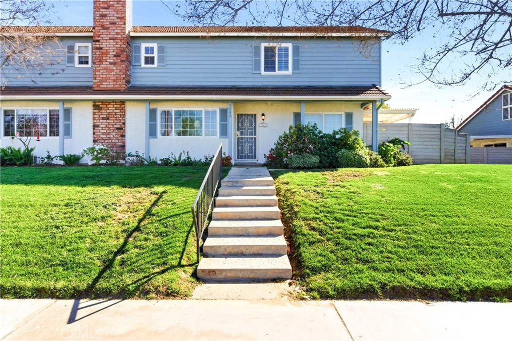 1562 E Citrus