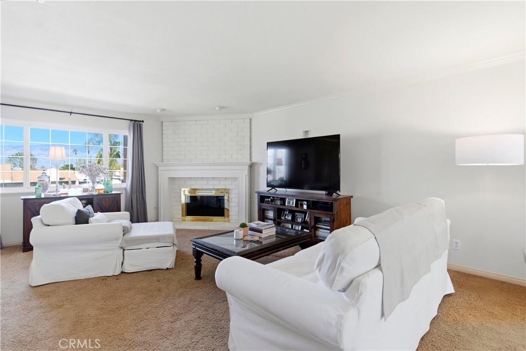 1562 E Citrus