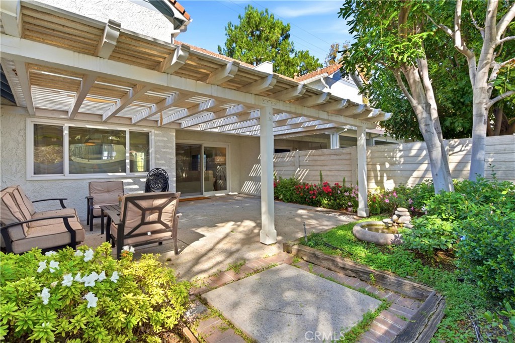 1562 E Citrus