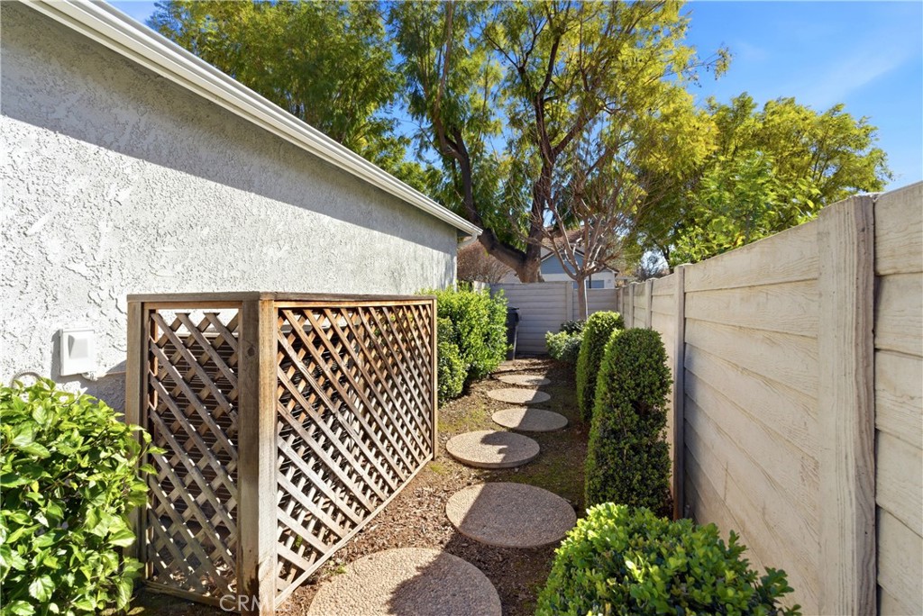 1562 E Citrus