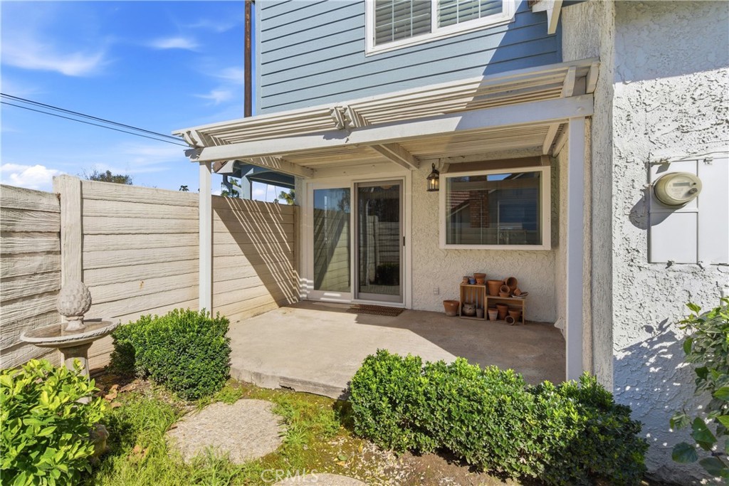 1562 E Citrus