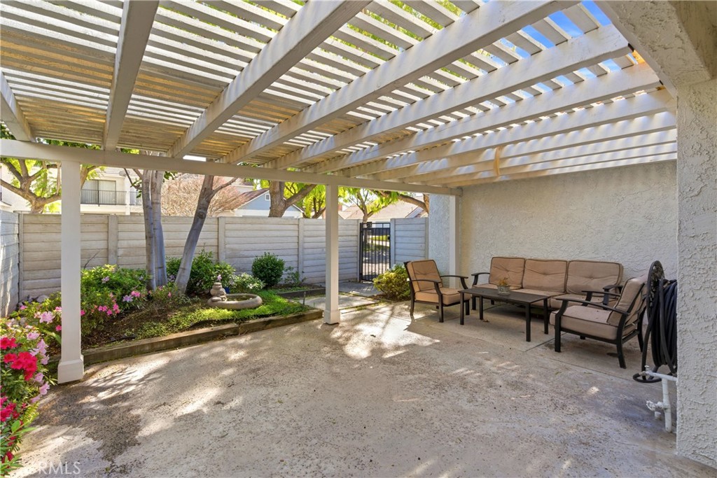 1562 E Citrus