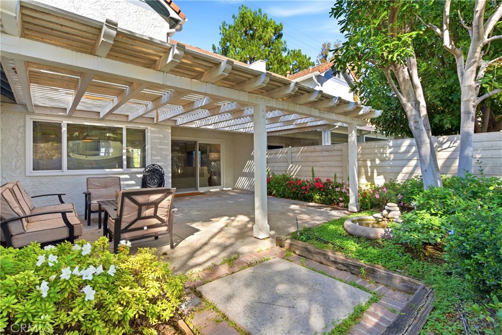 1562 E Citrus