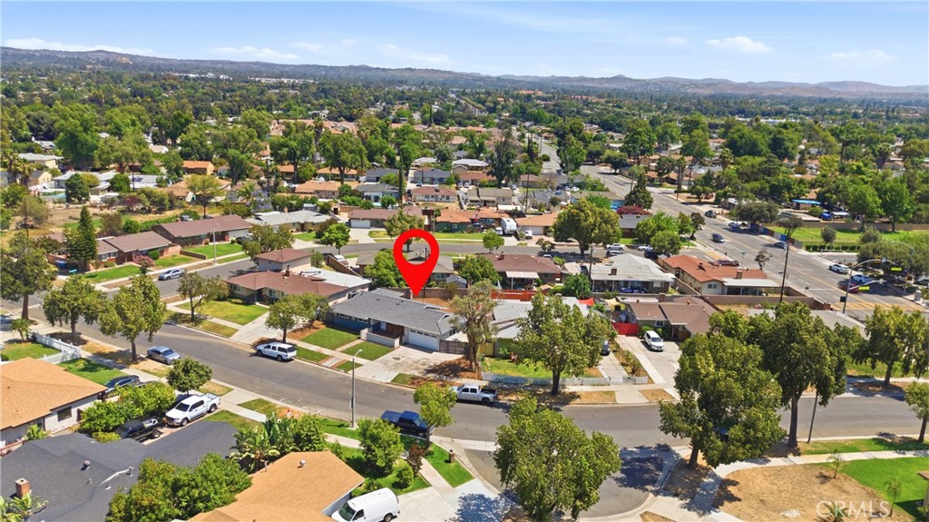 8254 San Vicente Avenue