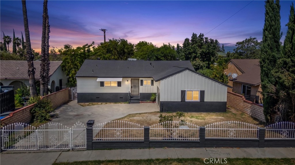 1450 Pepper Tree Lane