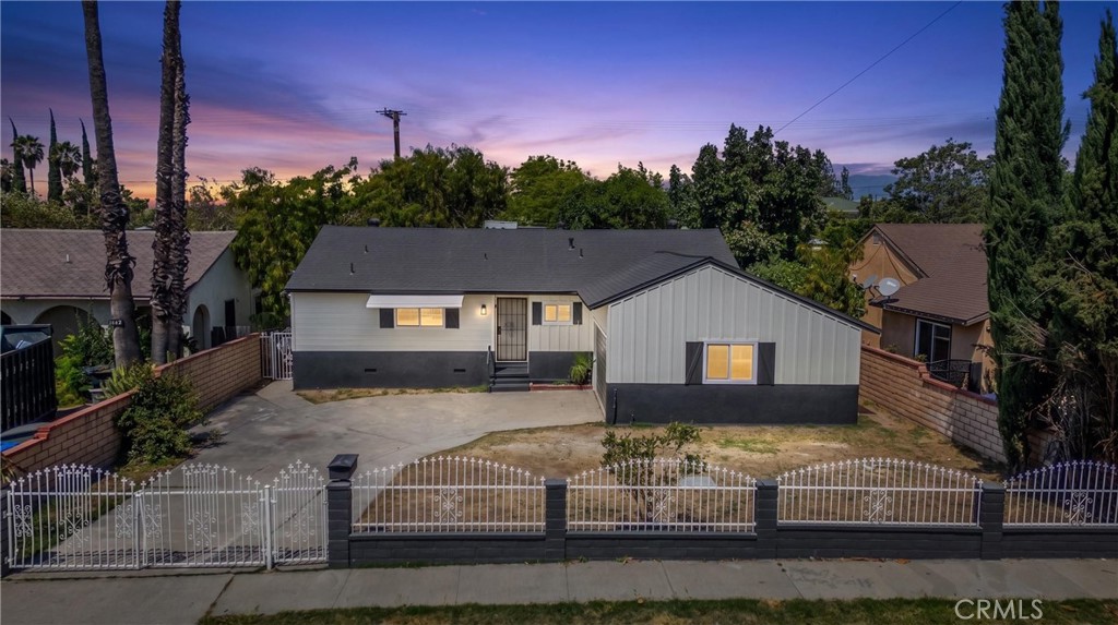 1450 Pepper Tree Lane