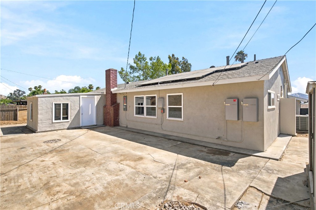 5945 Paramount Drive