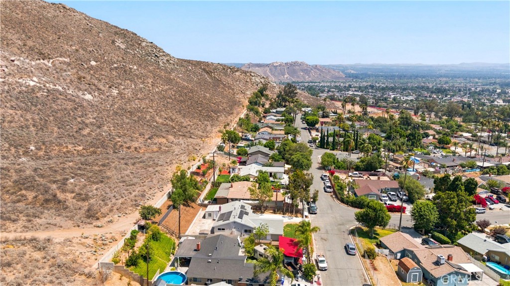 5945 Paramount Drive