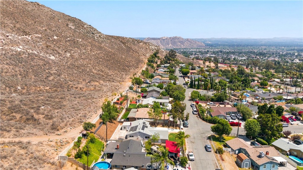 5945 Paramount Drive