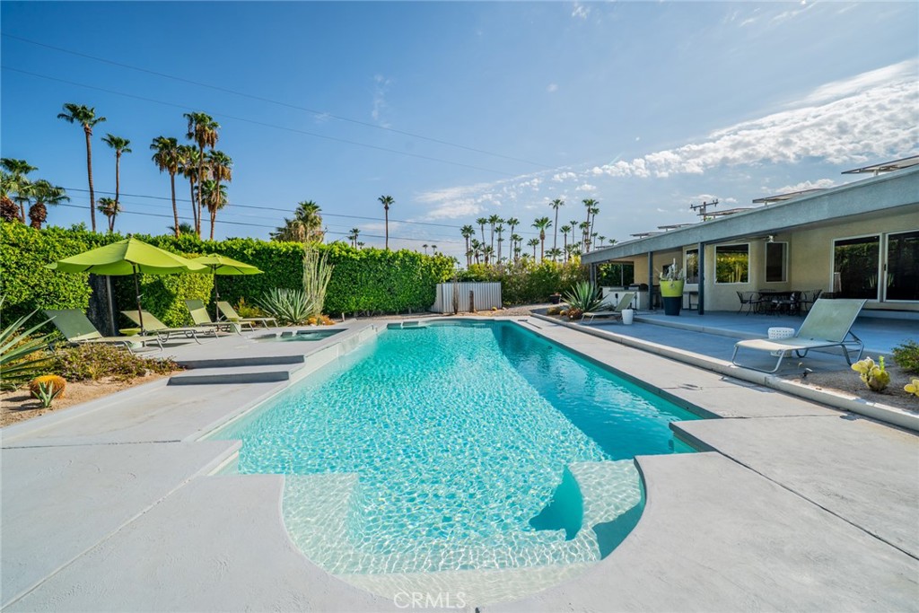 1600 E Palm Tree Drive