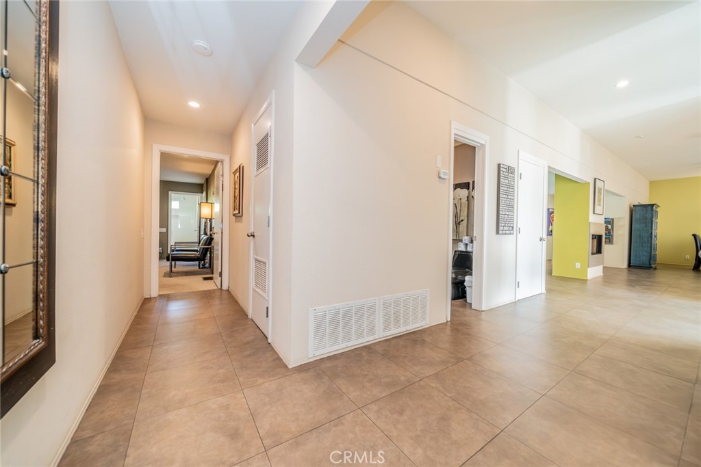 1600 E Palm Tree Drive